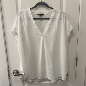 Banana Republic Classic White V-Neck Sheer Flowy XXL Blouse